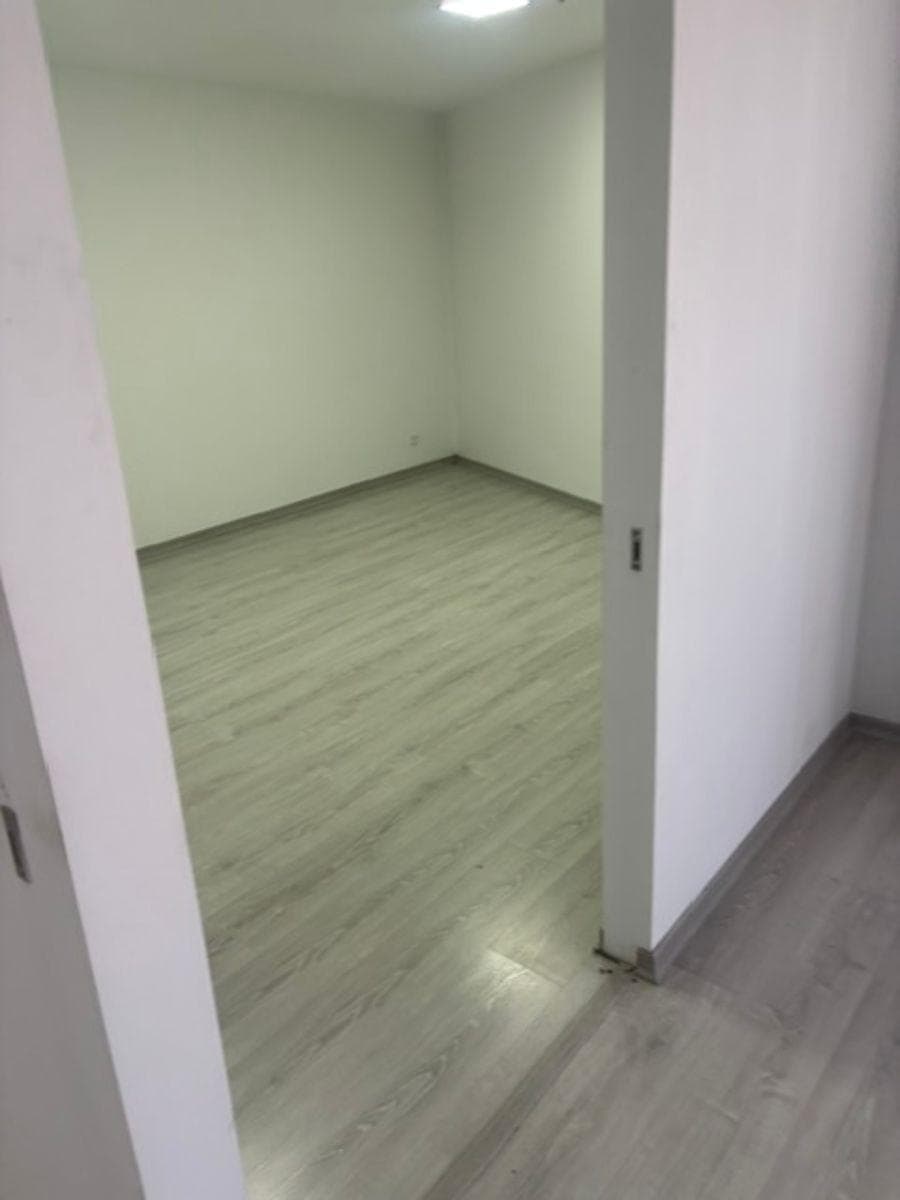 Vendo Local Comercia en La Av La Coruña — imagen 5