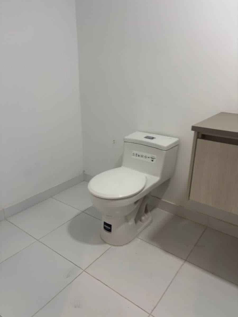 Vendo Local Comercia en La Av La Coruña — imagen 4