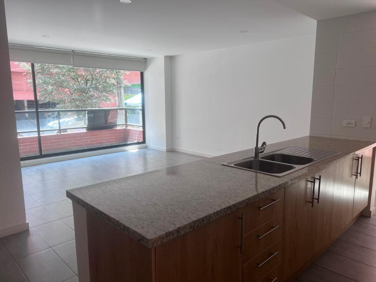 Vendo de Oportunidad Departamento González Súarez — imagen 3