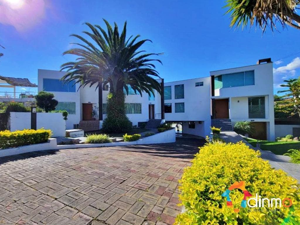 Departamento Venta L Urb Pillagua Cumbayá | Hermosa Vista | Piscina — imagen 2