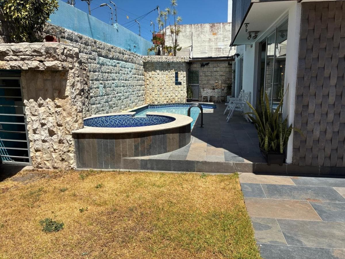 Mga / Venta Casa Rentera, Ideal Para Negocios, Cumbaya — imagen 10