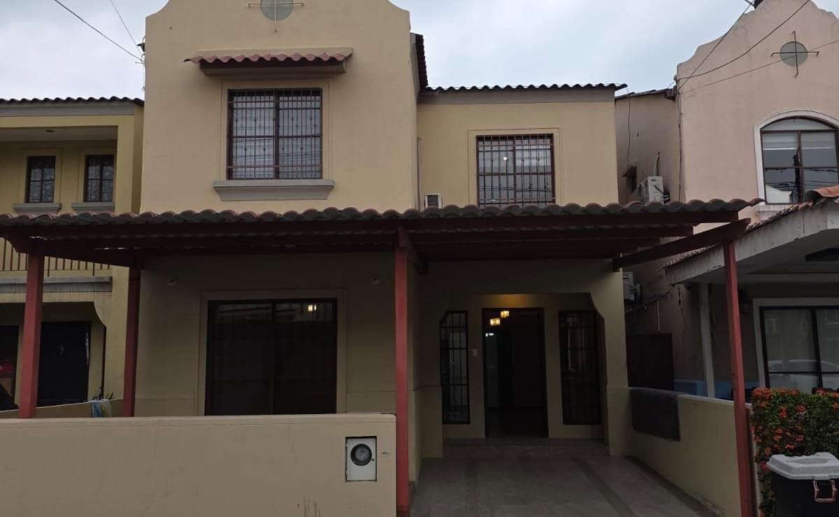 Casa en Venta, Urbanizacion La Rioja Etapa Almeria, Maxb, Guayas — imagen 1