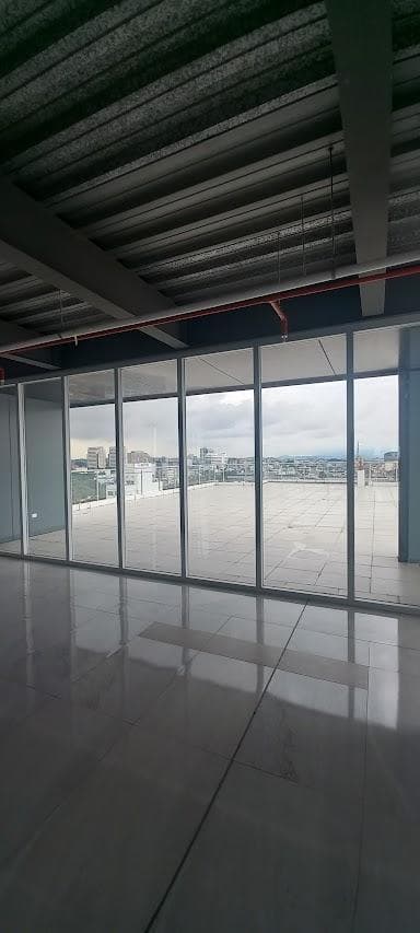 Oficina de Estreno con Terraza Privada en Av de Las Americas, Guayas — imagen 2