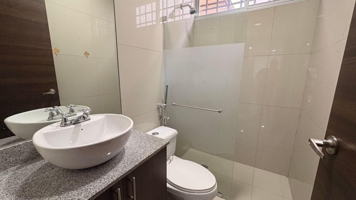 Venta Departamento Planta Baja en Cdla Santa Cecilia (Cerca Al Colegio Aleman), Guayas — imagen 5