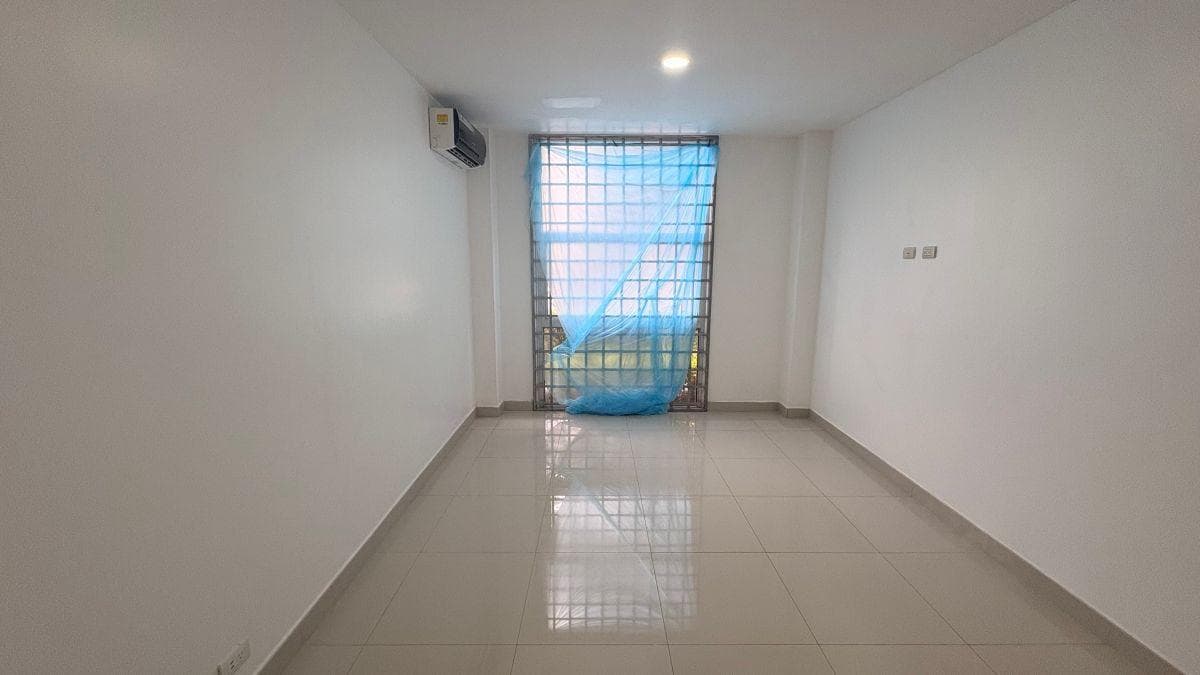 Venta Departamento Planta Baja en Cdla Santa Cecilia (Cerca Al Colegio Aleman), Guayas — imagen 4