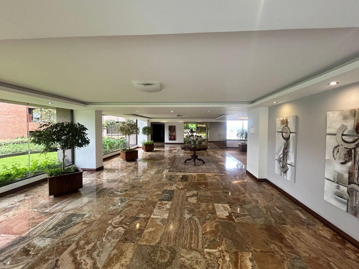 Venta Alonso de Torres Elegante Departamento Tres Dorm. Vista — imagen 6