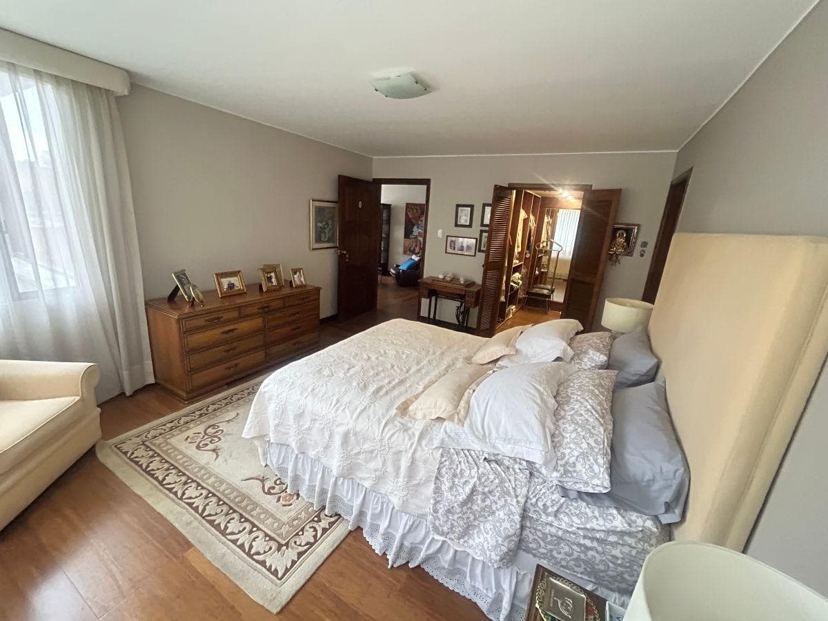 Venta Alonso de Torres Elegante Departamento Tres Dorm. Vista — imagen 4