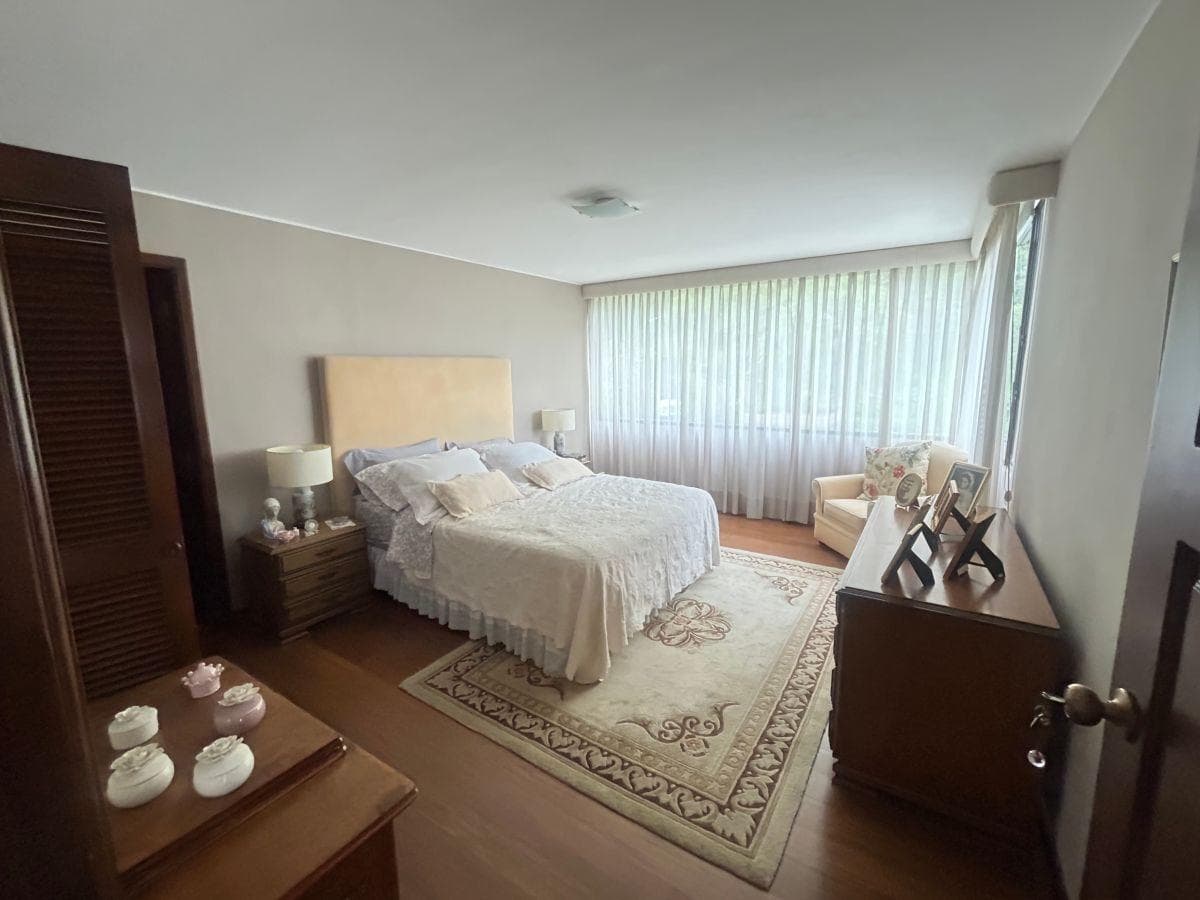 Venta Alonso de Torres Elegante Departamento Tres Dorm. Vista — imagen 3