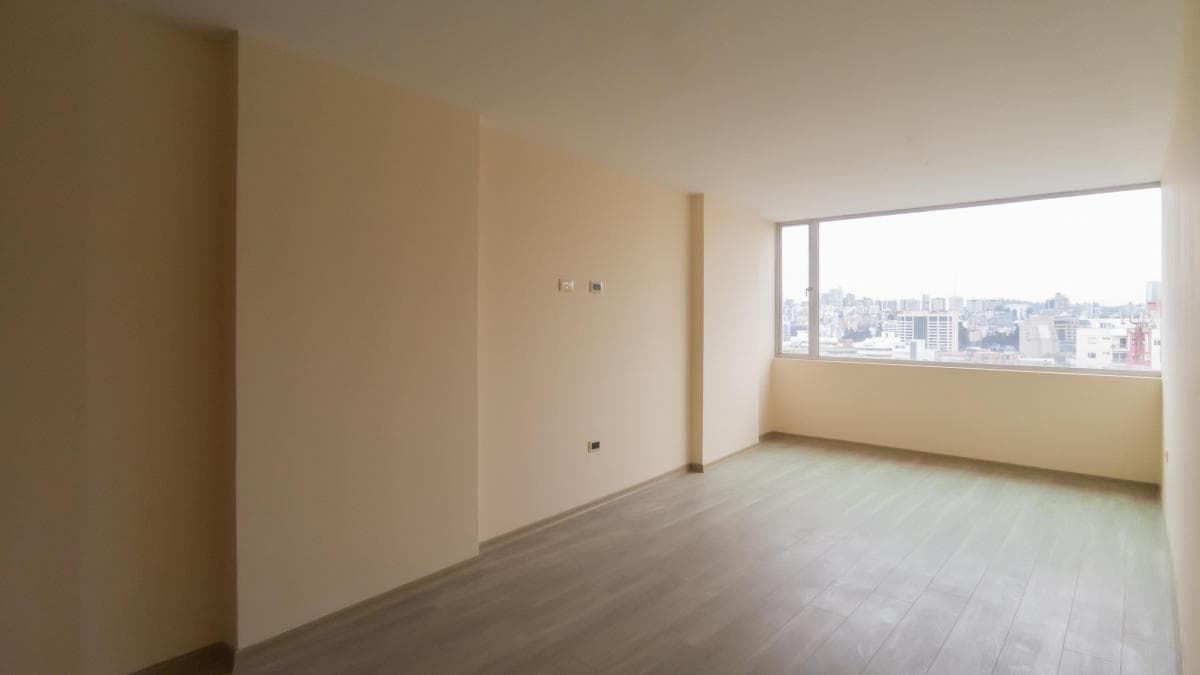 Departamento 3 Habitaciones Ubicado en La Av 10 de Agosto y Eloy Alfaro — imagen 2