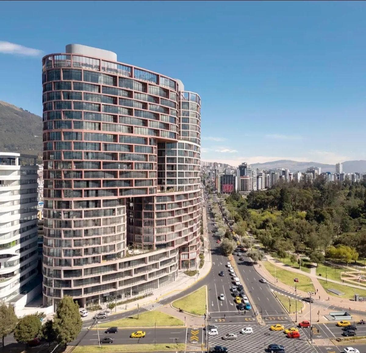 En Renta y Venta Amplia Oficina 140 m², 3 Parking, Edificio Epiq — imagen 1