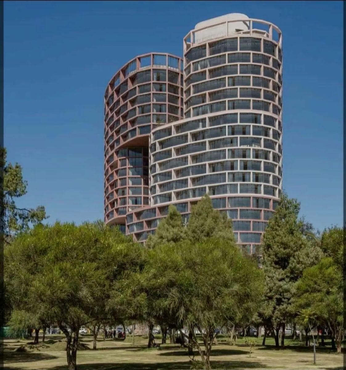 En Renta y Venta Amplia Oficina 140 m², 3 Parking, Edificio Epiq — imagen 2