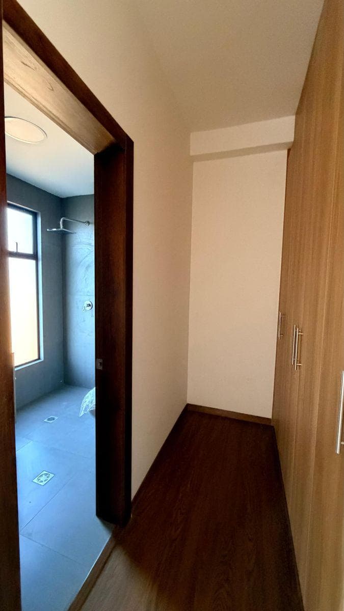 Departamento 3 Habitaciones a Una Cuadra de La Av 11 de Noviembre, Chimborazo — imagen 6