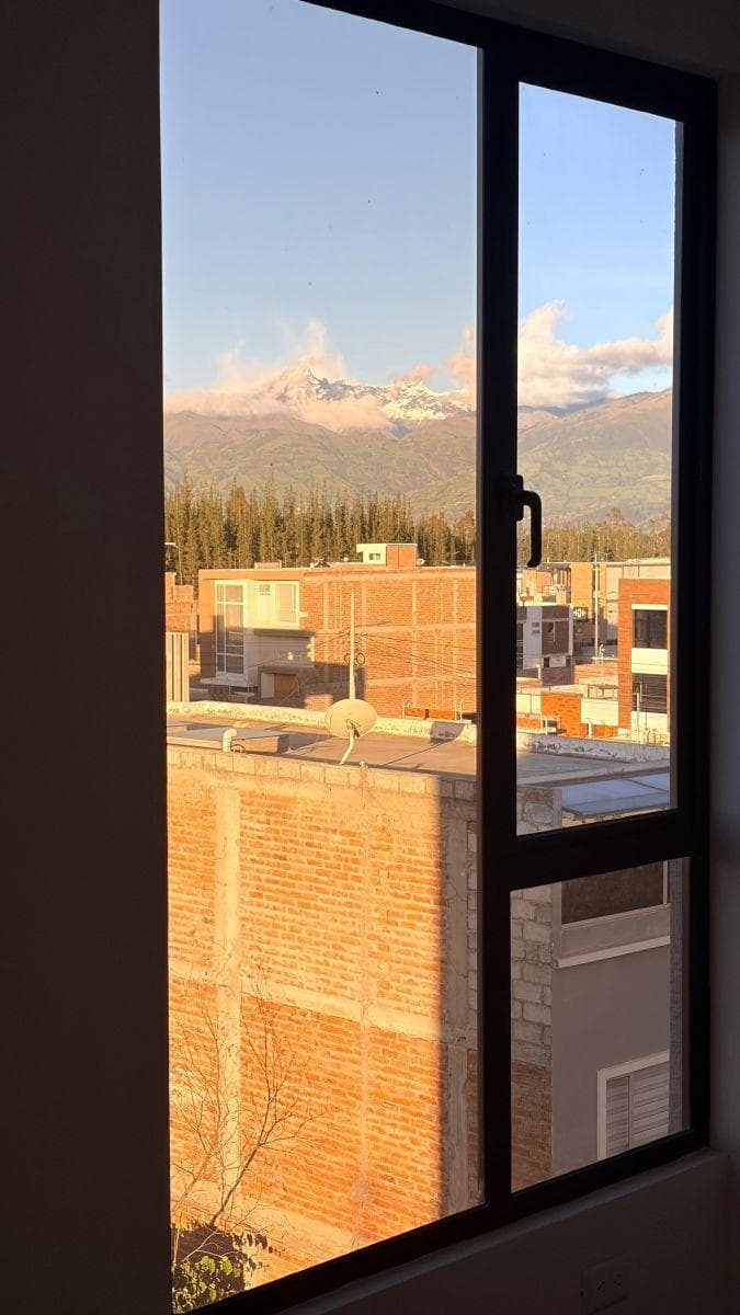 Departamento 3 Habitaciones a Una Cuadra de La Av 11 de Noviembre, Chimborazo — imagen 3