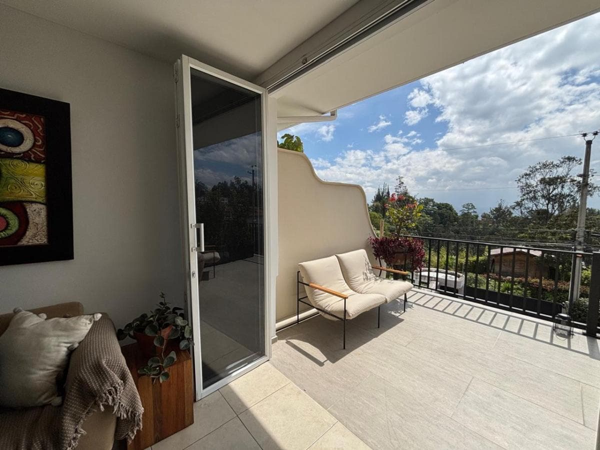 Casa Independiente con Amplio Patio Dentro de Urbanización Privada de Venta (Suite Independiente) — imagen 5
