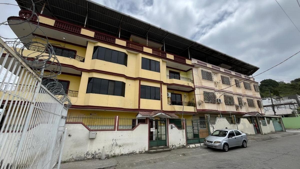En Venta Casa Esquinera Comercial y Rentera en La Cdla Bellavista Frente a La Av Barcelona, Guayas — imagen 8