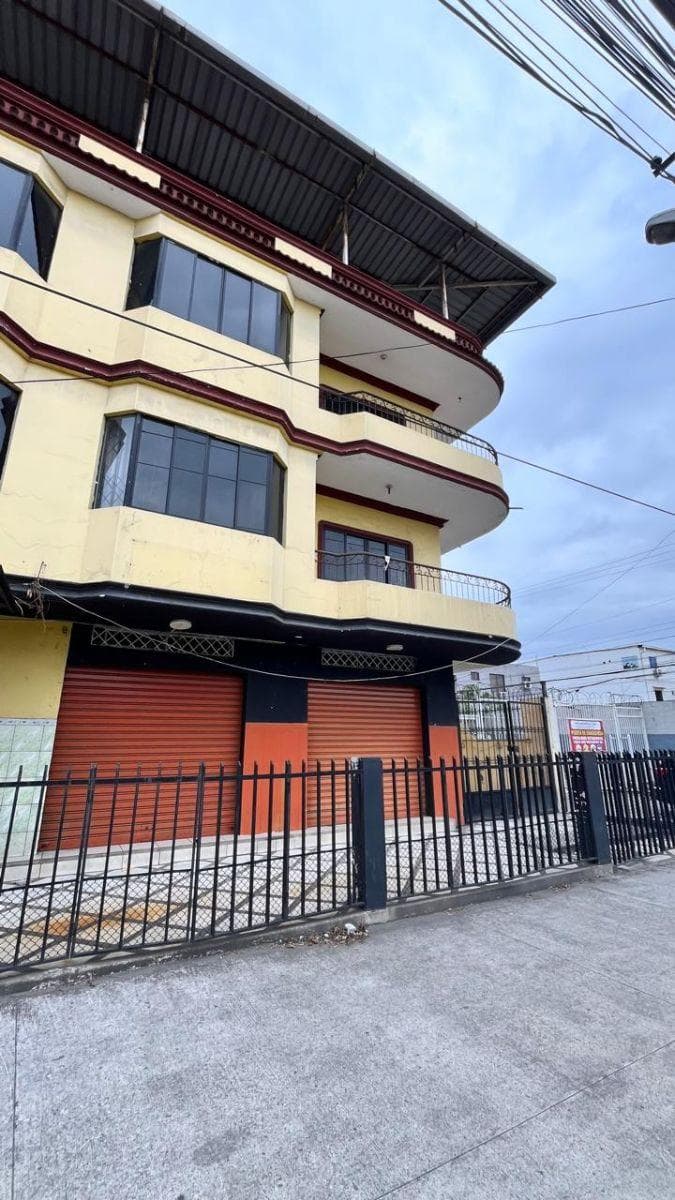 En Venta Casa Esquinera Comercial y Rentera en La Cdla Bellavista Frente a La Av Barcelona, Guayas — imagen 7