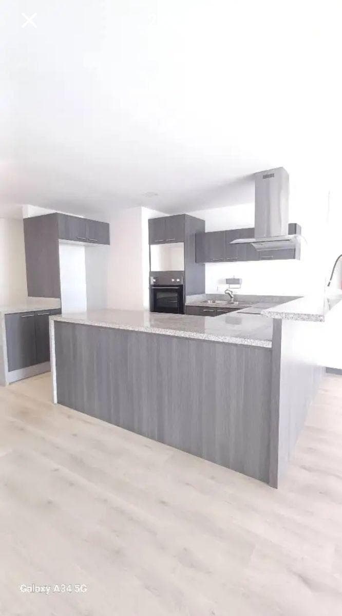 En Venta Departamento 2 Habitaciones, 2 Garajes, Terraza, Balcon _ González Suarez — imagen 10