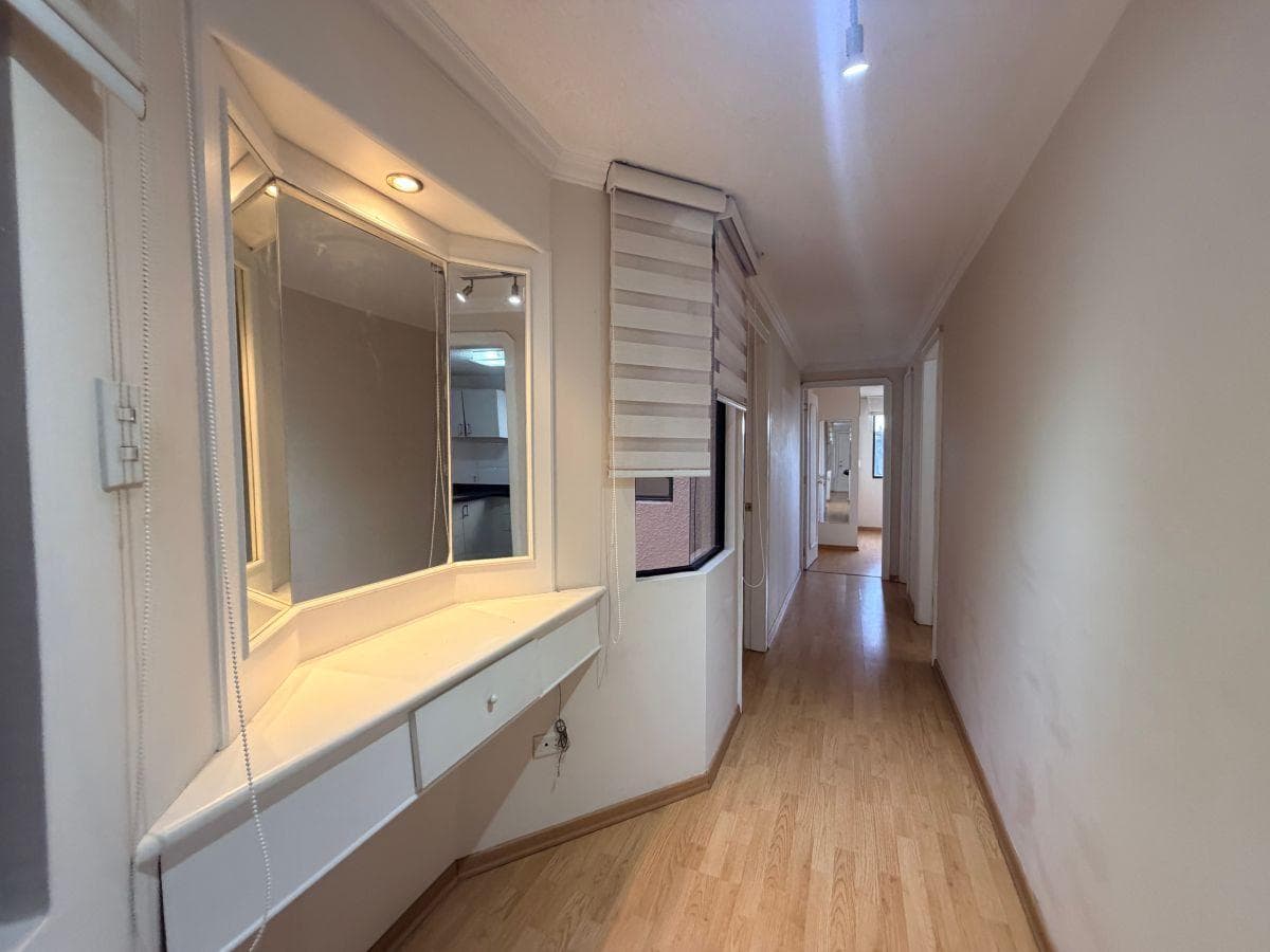 En Venta Departamento Monteserrin 3 Habitaciones 2 Estacionamientos — imagen 6