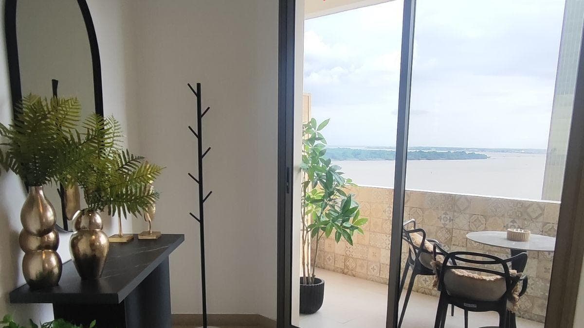 Venta Departamento Amoblado Torres del Río | Piso 17 | Vista Al Malecón | $135.000, Guayas — imagen 1