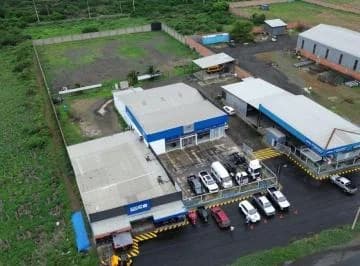 Local Comercial y Galpones de Venta en Montecristi, Manabí — imagen 2