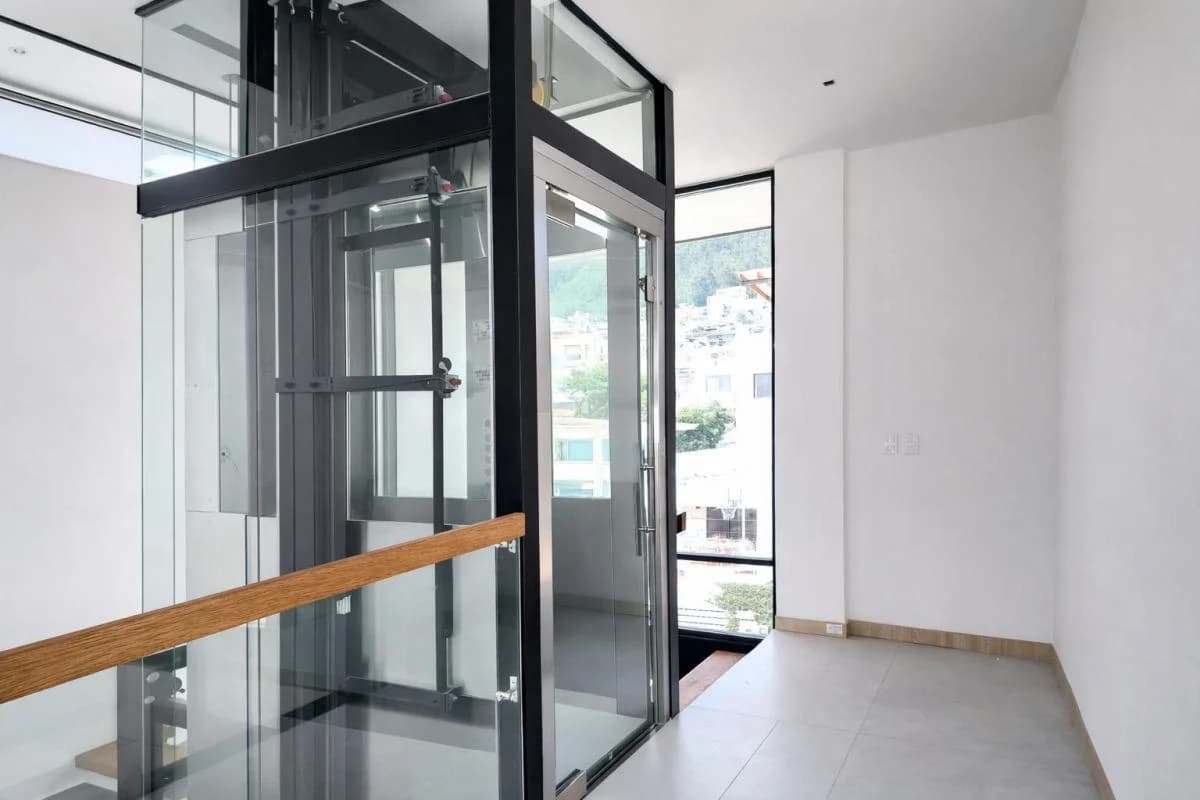 Casa con Ascensor en Venta en Urbanizacion Vista Grande, San Isidro — imagen 4