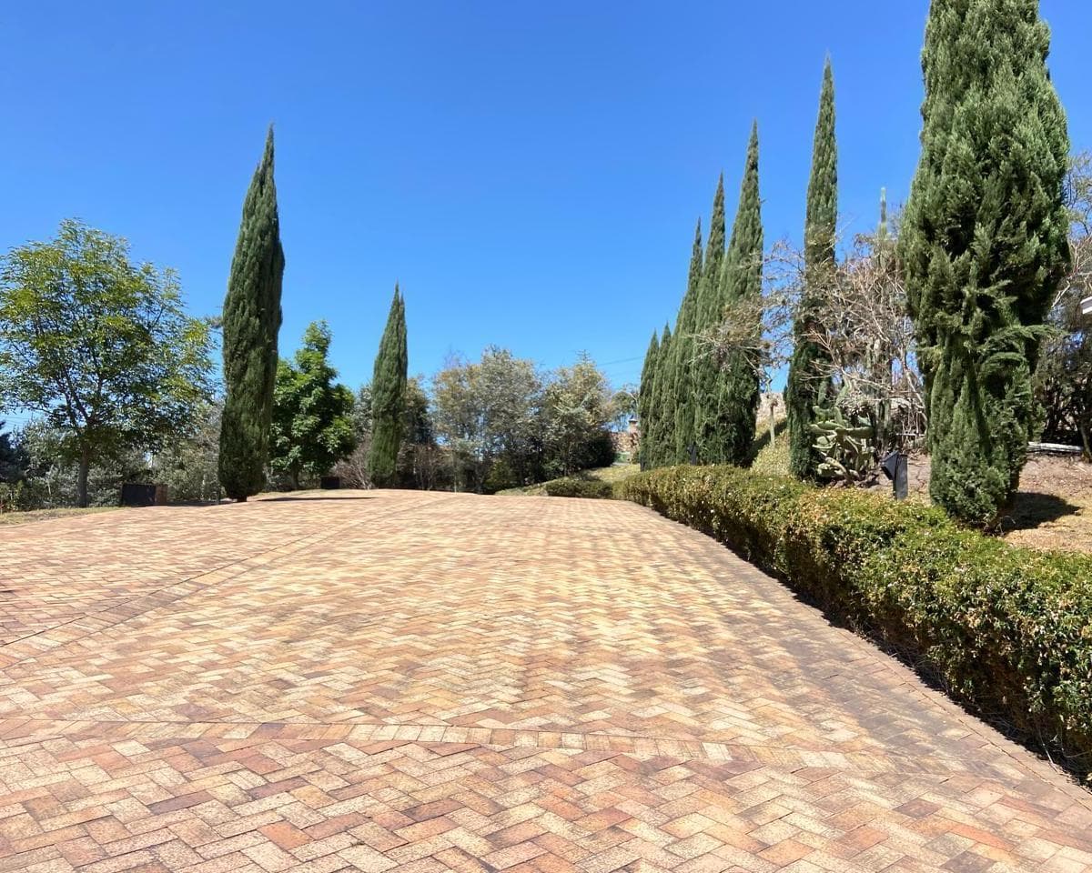 Terreno en Venta. Urbanización, Challuabamba, Azuay — imagen 1