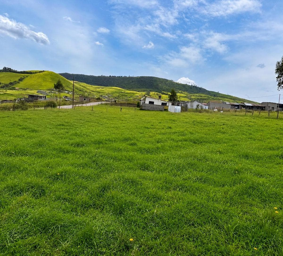 Terreno Esquinero en Venta, Tenerias Norte de Quito — imagen 1