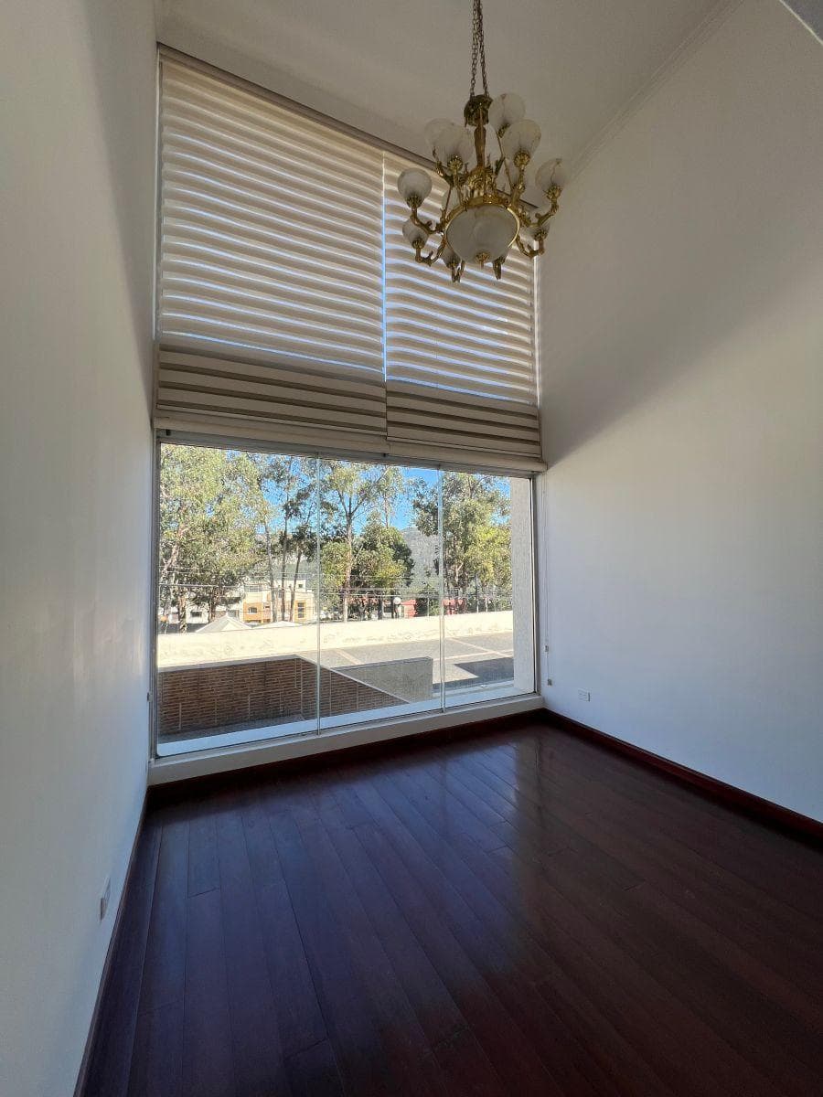 Casa en Venta con 238 m² con Estudio, Sala de Tv, Terraza y 3 Dorm. en Ponceano Alto — imagen 1