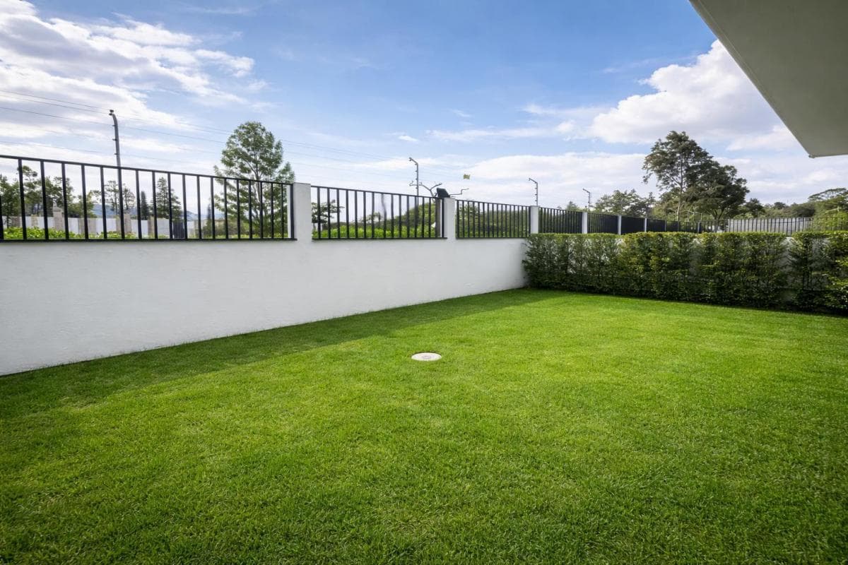 Casa con Jardin y Terraza en Venta en Tumbaco La Viña Alta — imagen 6
