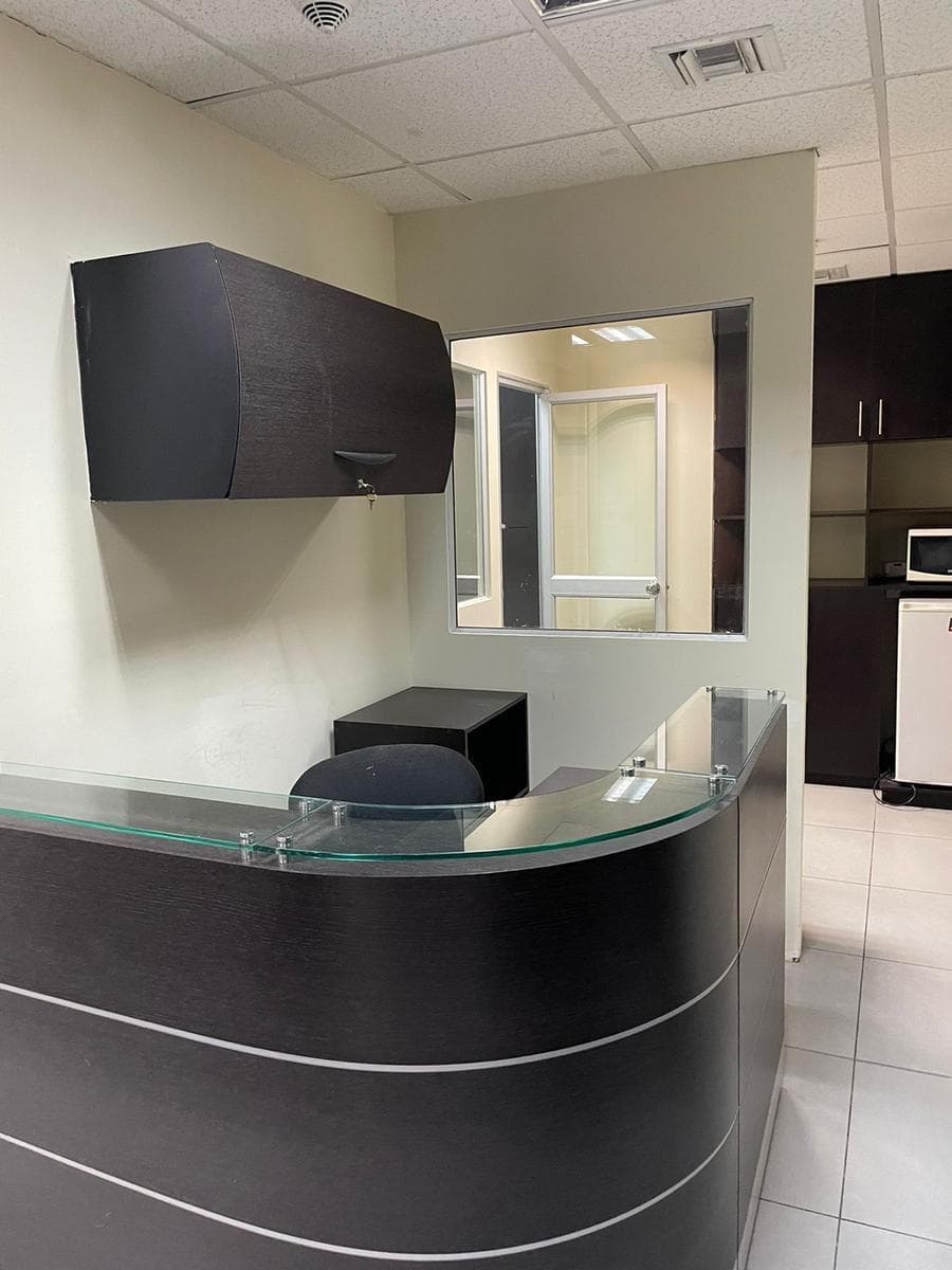 Se Vende Oficina, Precio de Oportunidad en Edificio The Point, Puerto Santa Ana, Guayas — imagen 10