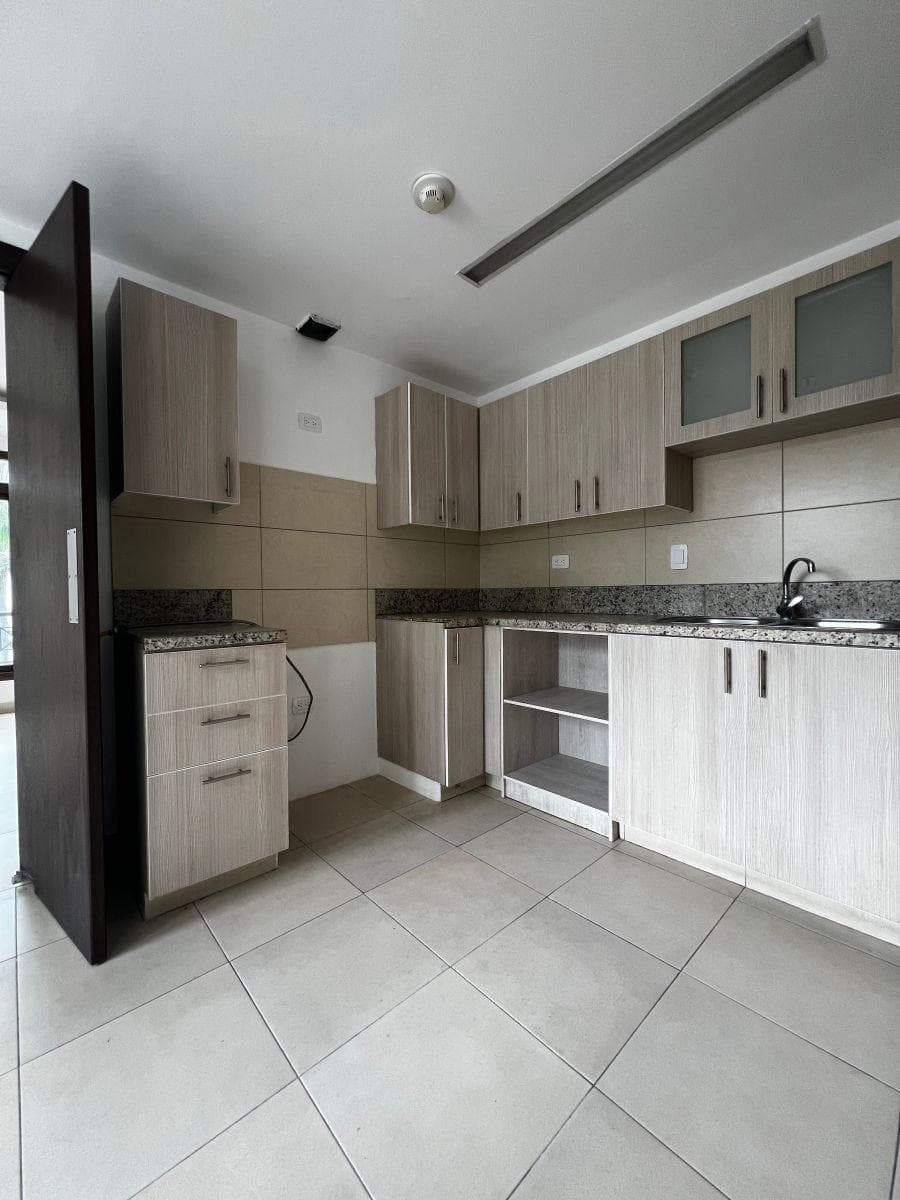En Venta Dpto. Medianero Piso Alto, en Urb. Manglero Vista, Km. 3, Samborondon, 143 m², Guayas — imagen 8