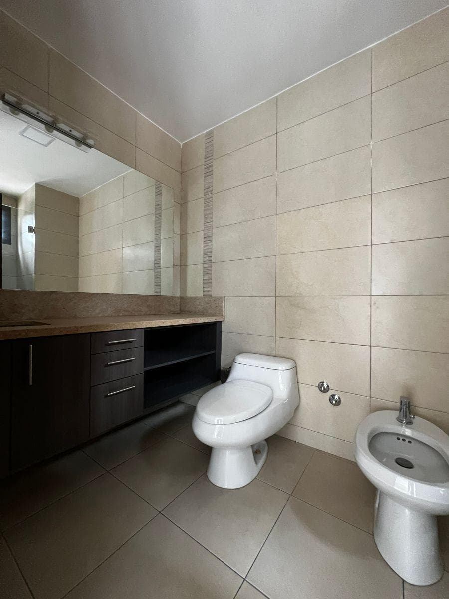 En Venta Dpto. Medianero Piso Alto, en Urb. Manglero Vista, Km. 3, Samborondon, 143 m², Guayas — imagen 2