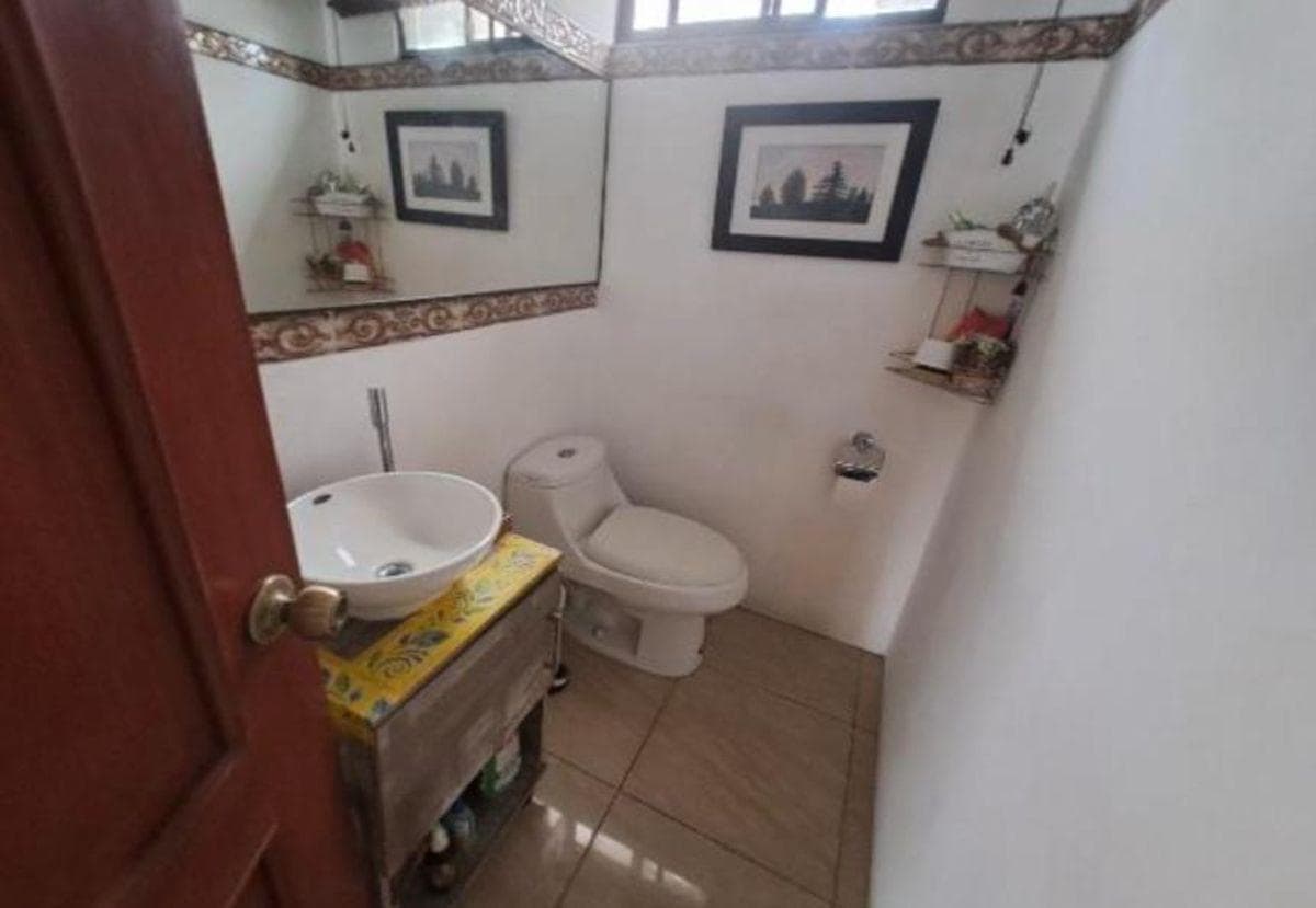 Samborondón - Guayaquil Tenis. Vendo Casa Esquinera, 5 Habitaciones, Patio con Piscina, Guayas — imagen 6