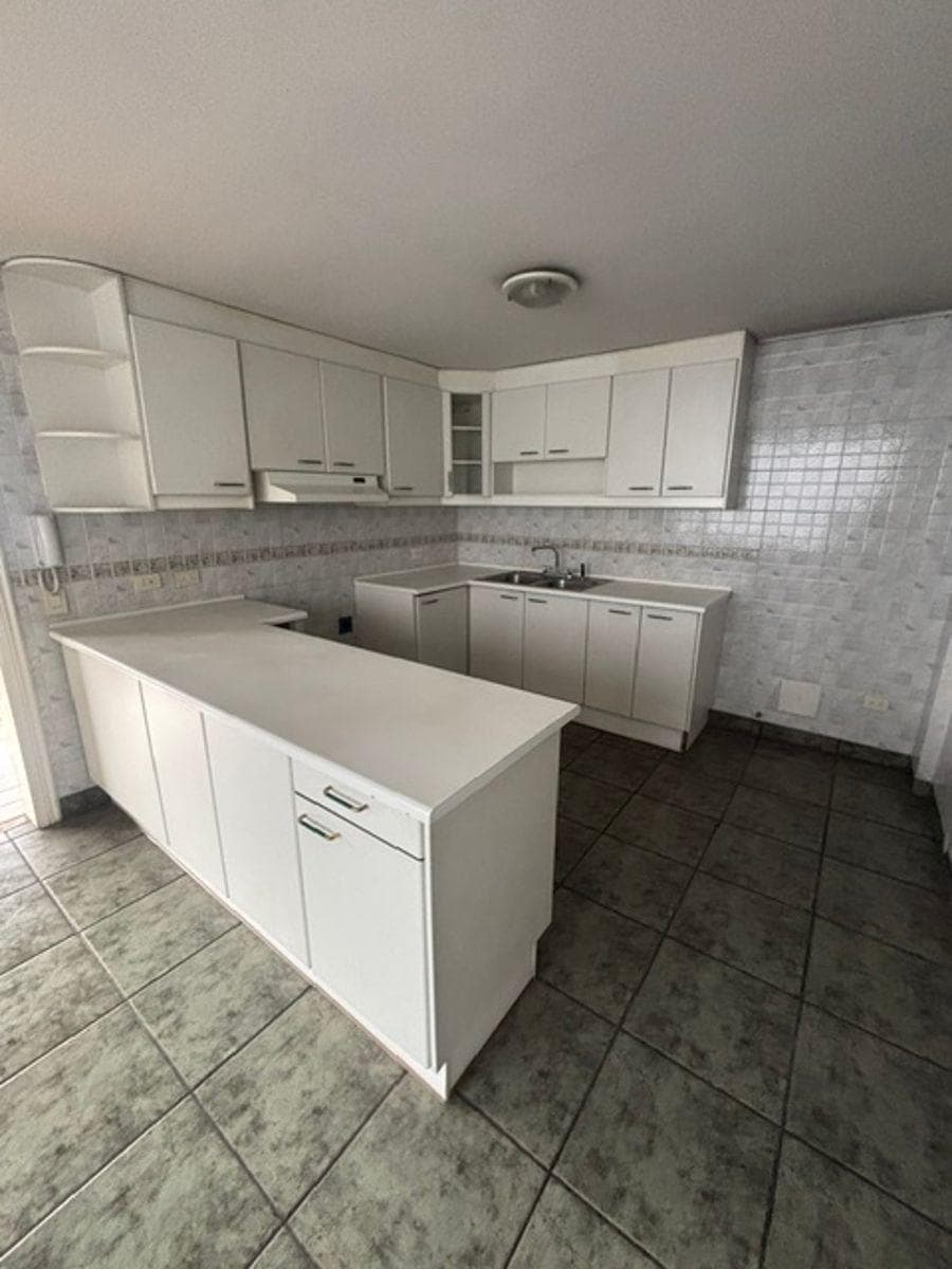 Vendo Departamento de Tres Habitaciones con Vista La Coruña — imagen 4