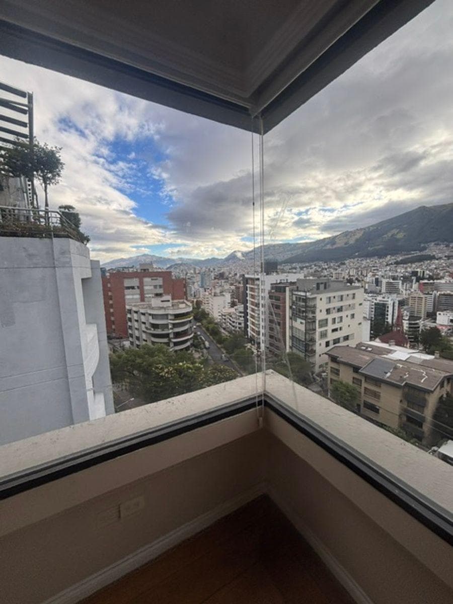 Vendo Departamento de Tres Habitaciones con Vista La Coruña — imagen 3