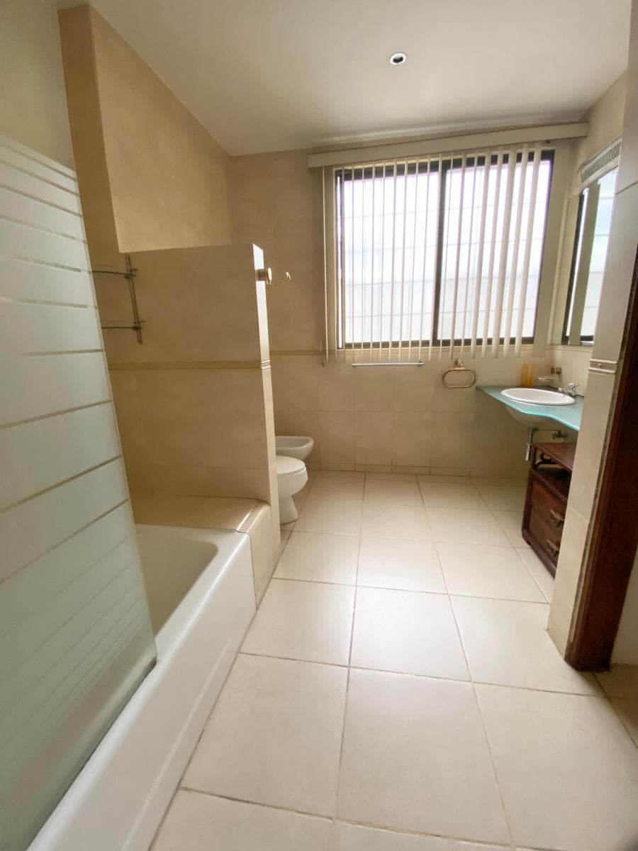 Casa de 495 m² con 3 Dorm. en Venta en Los Olivos, Guayas — imagen 9