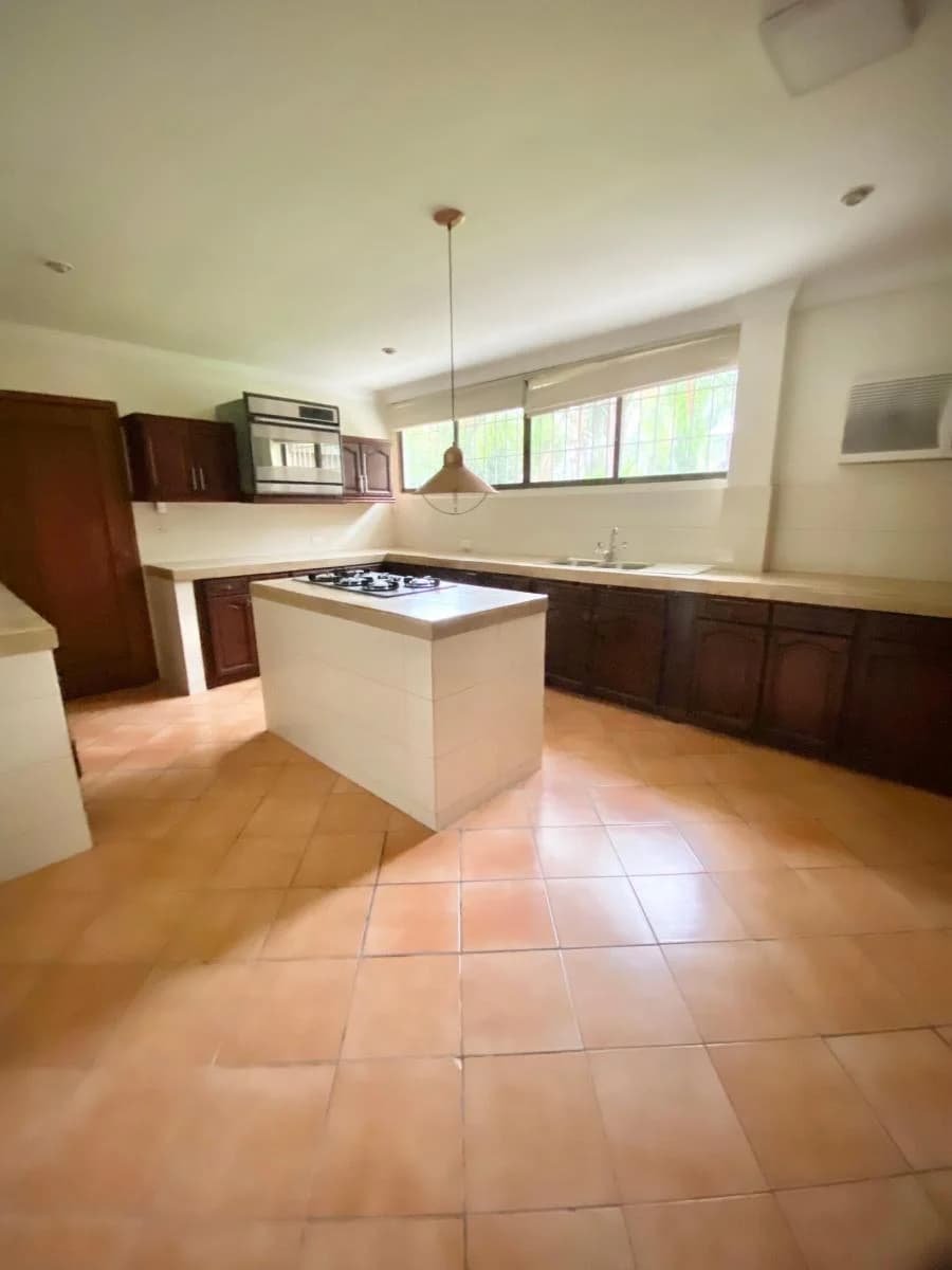 Casa de 495 m² con 3 Dorm. en Venta en Los Olivos, Guayas — imagen 3