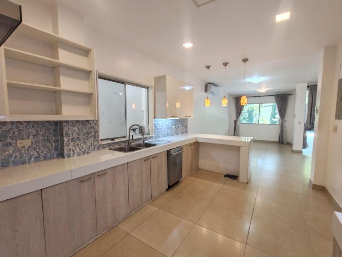 Venta Casa Moderna | Puerto Azul | 3 Dorm. con Baño Privado | Terreno de 270 m² (Wl), Guayas — imagen 7