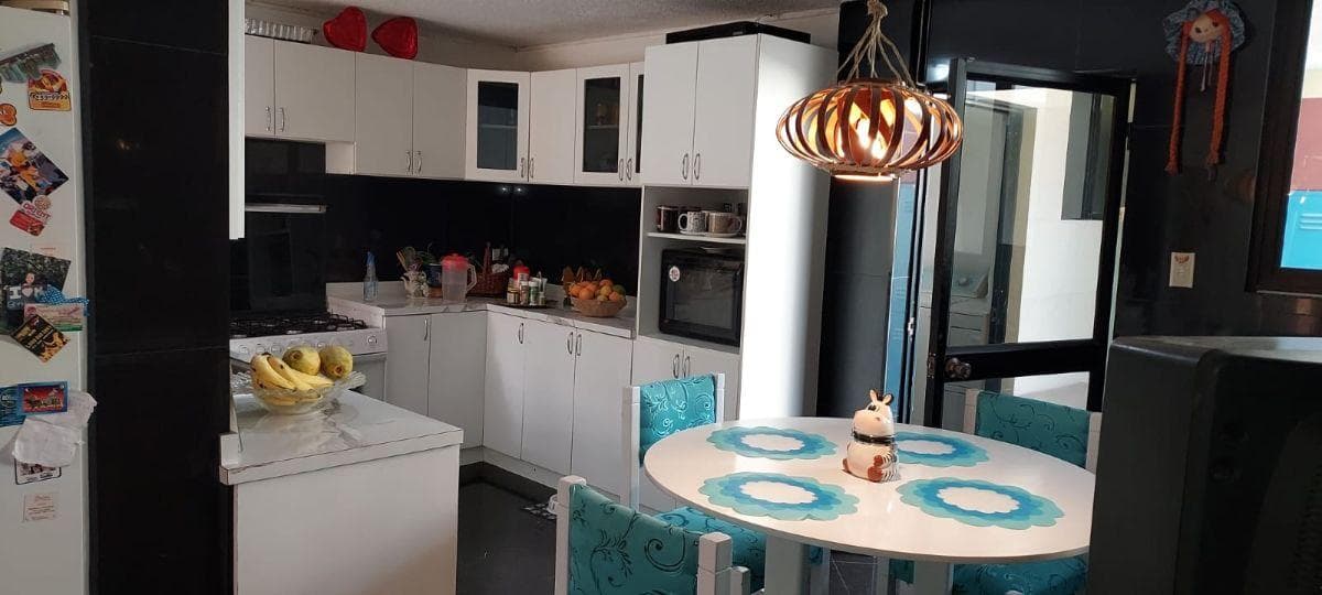 Venta Casa Remodelada Independiente|la Primavera|cumbayá|4 Dorm. — imagen 4