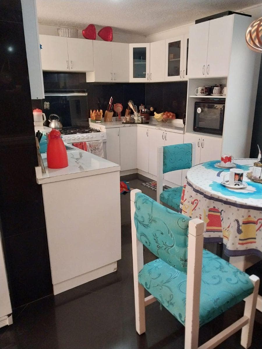 Venta Casa Remodelada Independiente|la Primavera|cumbayá|4 Dorm. — imagen 3