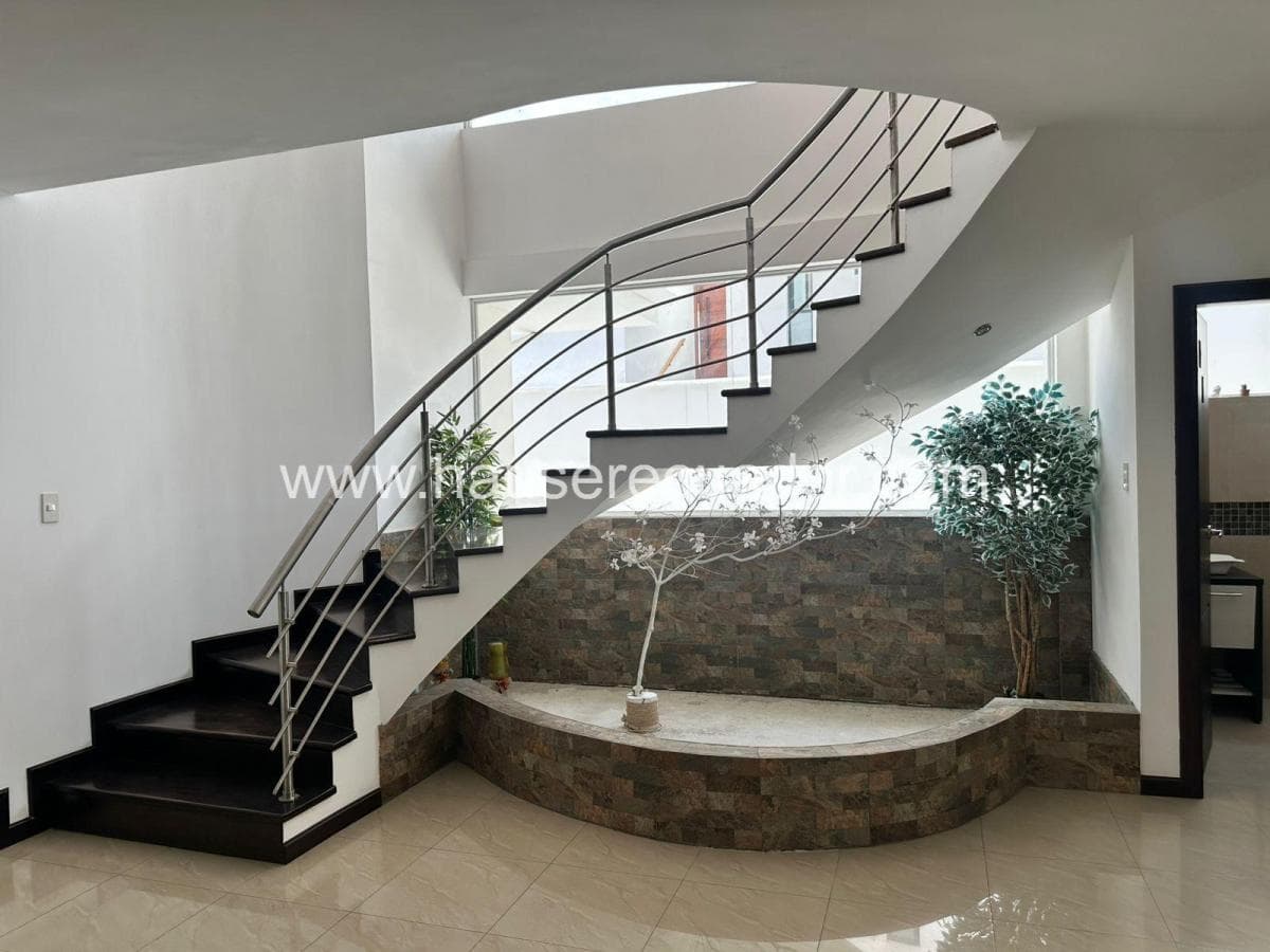 Casa Familiar 3 Habitaciones Mas Estudio, Jardín, Seguridad 24/7 y Exclusivas Áreas Comunales — imagen 4