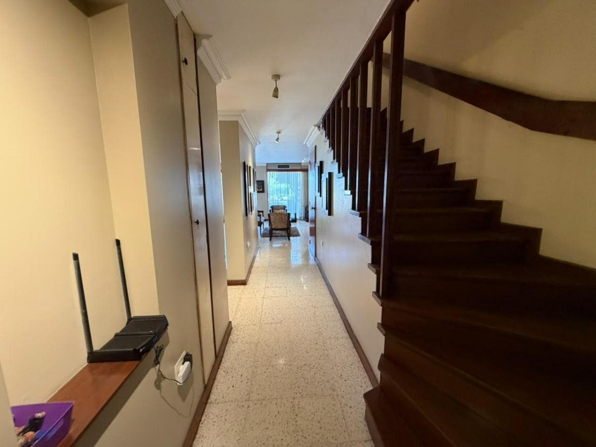 Casa en Venta con Seguridad 24/7 y Vista Panoramica, Lomas de Urdesa, Guayas — imagen 10