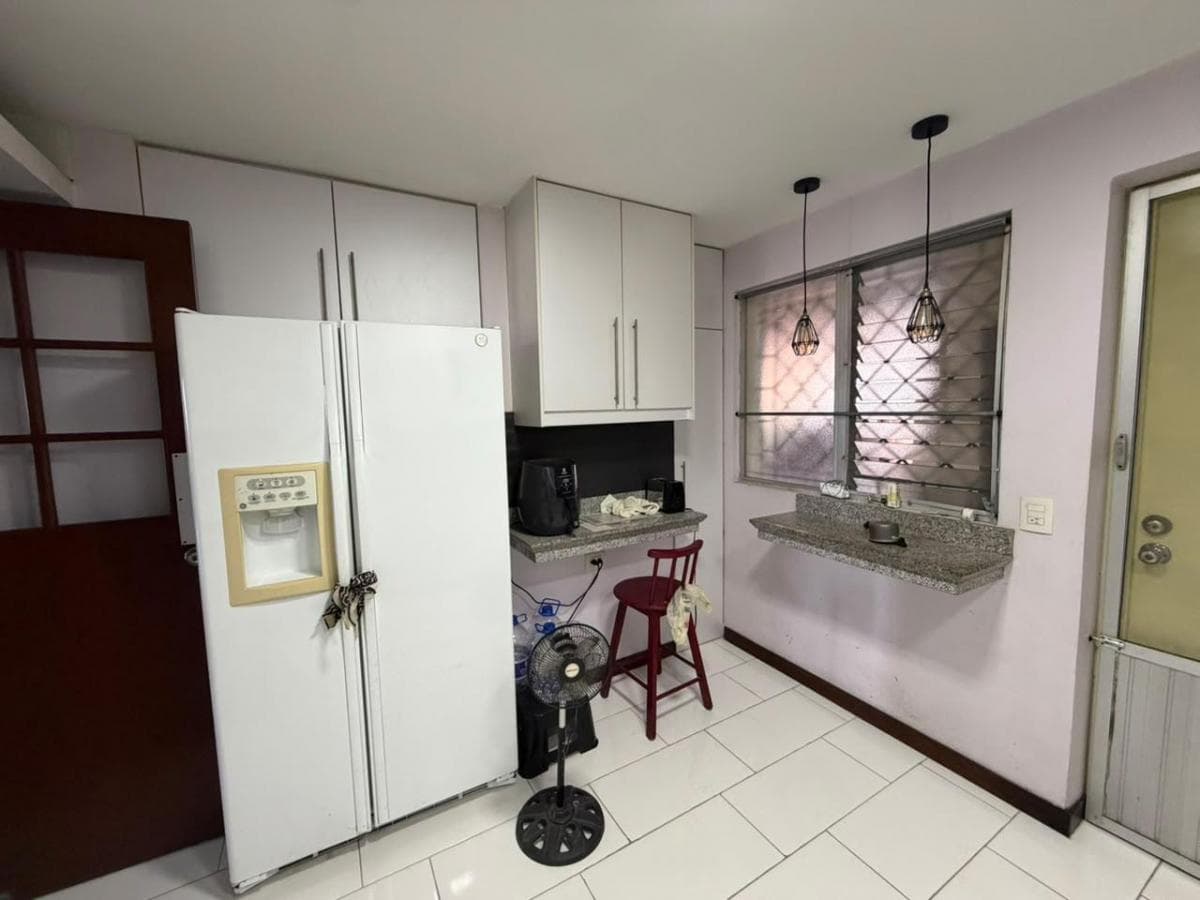 Casa en Venta con Seguridad 24/7 y Vista Panoramica, Lomas de Urdesa, Guayas — imagen 3