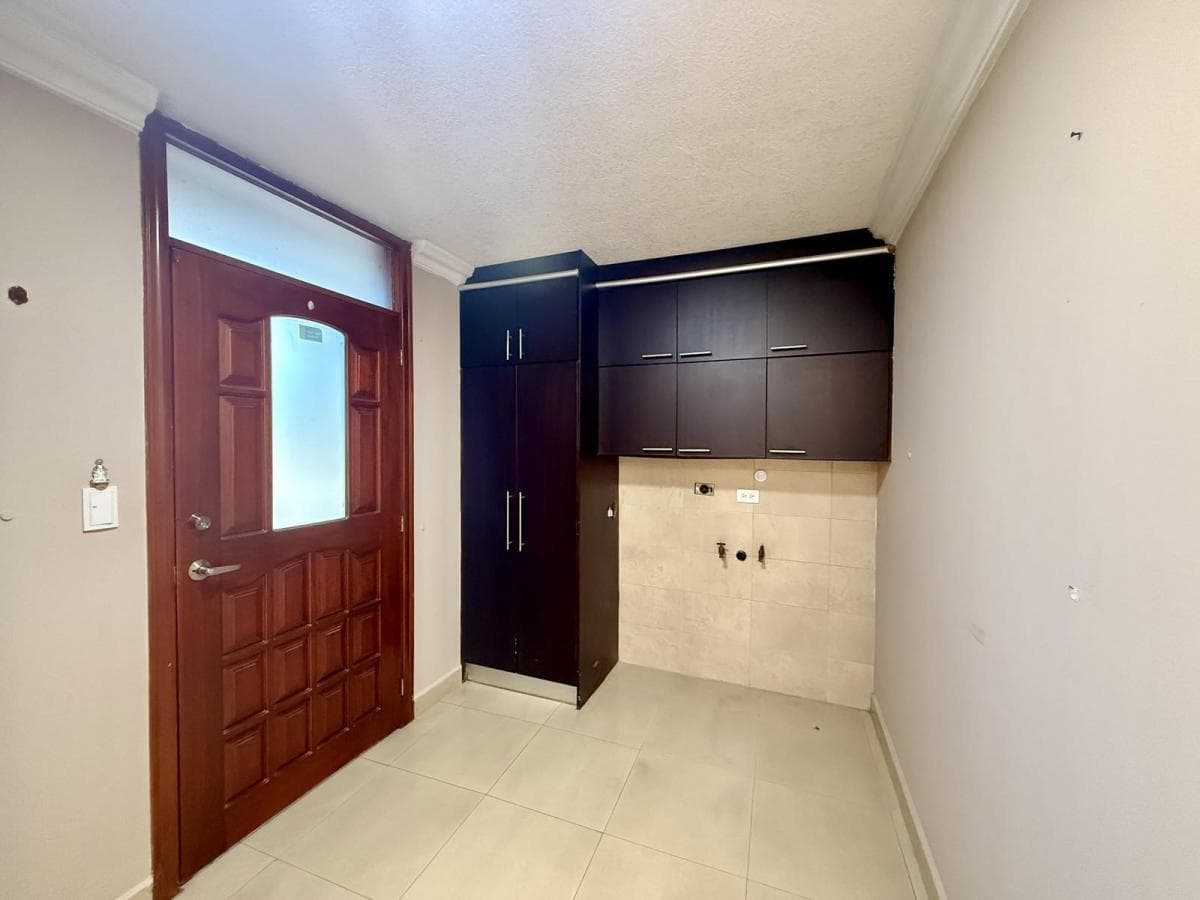 Departamento en Venta | 3 Dorm., 162 m², 2 Parqueaderos Cubiertos - Sector Monteserrín - Quito — imagen 7