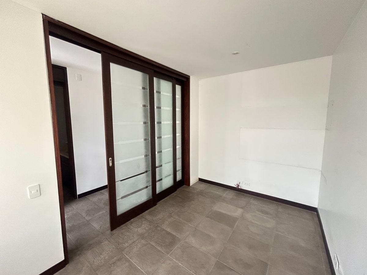 Venta Urbanizacion Tacuri Nayon Casa Cuatro Dorm. Jardin — imagen 8