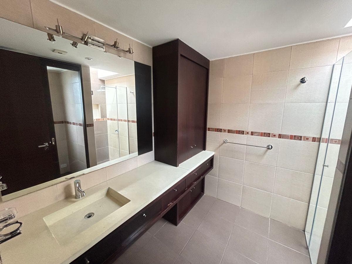 Venta Urbanizacion Tacuri Nayon Casa Cuatro Dorm. Jardin — imagen 5