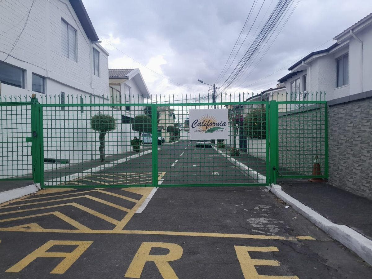 Vendo Casa Conjunto con Ventajas de Independiente, Sector Estrategico, La Baker Parque Bicentenario — imagen 10