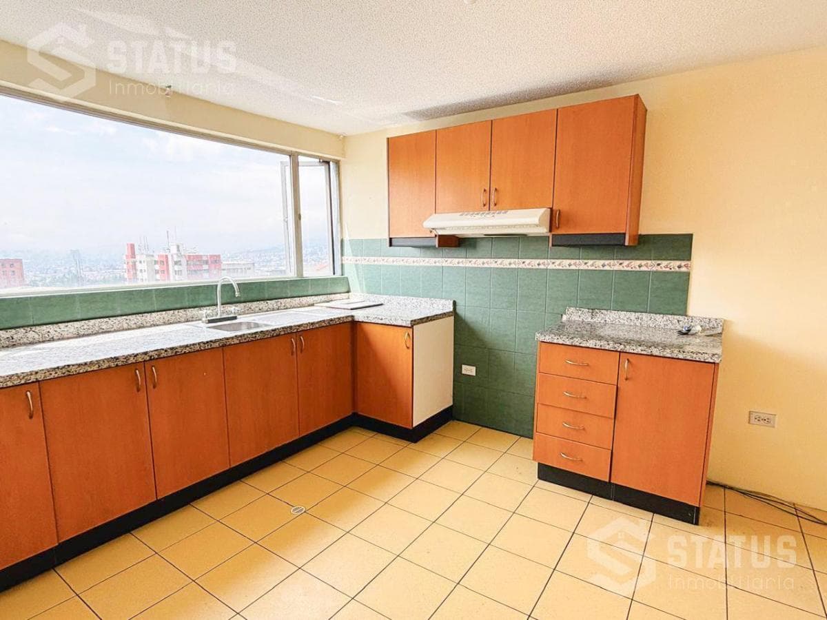 Venta de Departamento Cerca a Supermaxi Plaza Norte - Sector La Kennedy — imagen 5