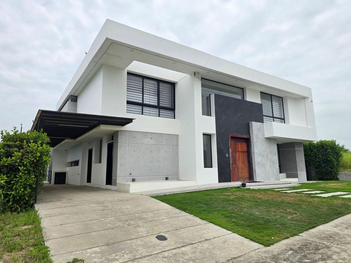 Casa de Venta en Montecristi Manabi Ecuador, Manabí — imagen 1