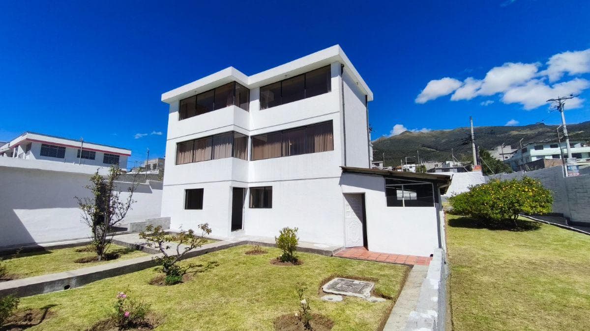 Casa con Amplio Terreno en Venta en La Occidental — imagen 1